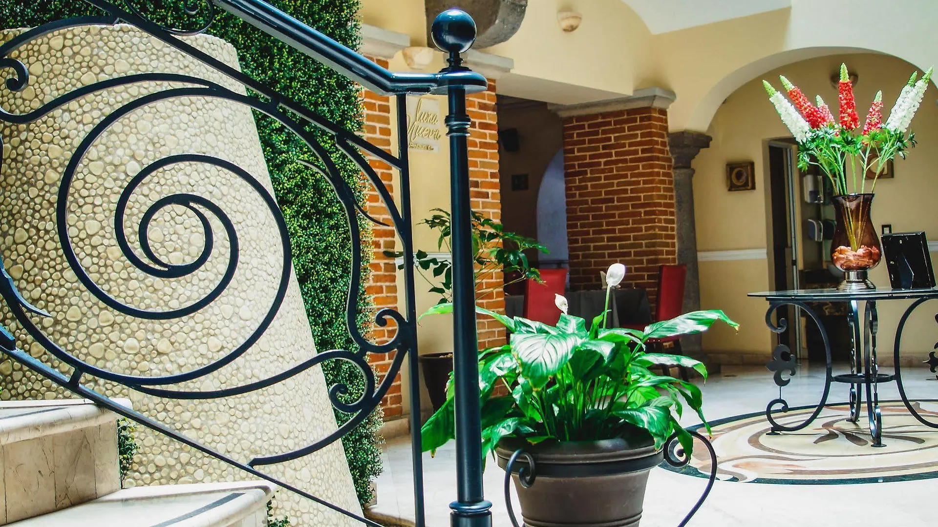 Forrest Hotel & Spa 푸에블라 5*,